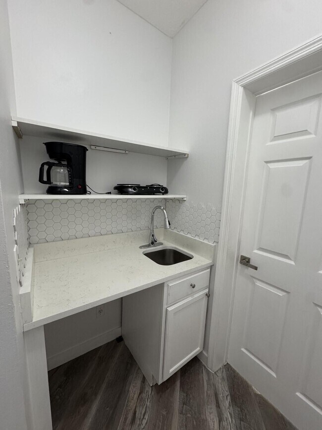 Building Photo - 9975 Perfect Dr