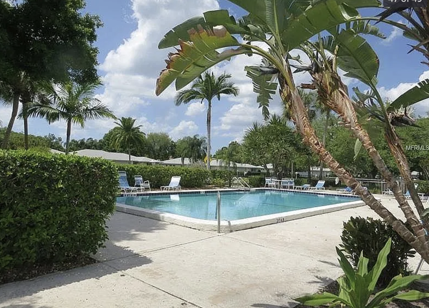 Building Photo - 7173 W Country Club Dr N