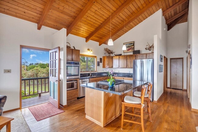 Building Photo - Fully Furnished 4BR in Kula. Garage, Bonus...