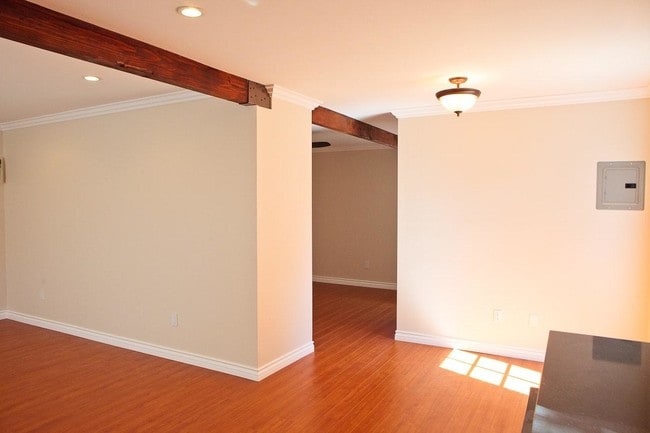 Building Photo - 128 S Brighton St