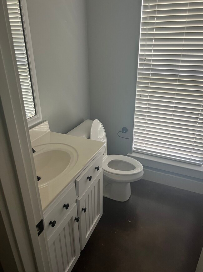 Half Bath - 9255 Coles Ct