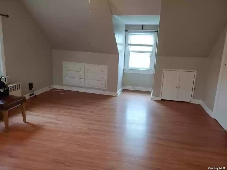 Building Photo - 8640 235th Ct