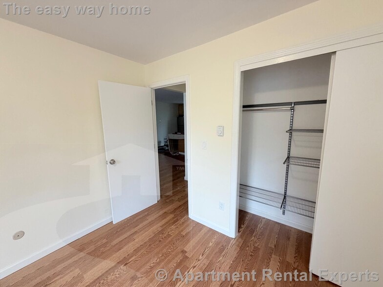 Building Photo - 104 Trowbridge St