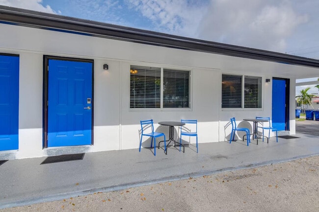 Building Photo - 412 NE 4th Ave