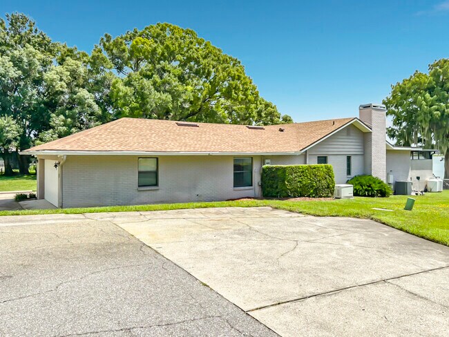 Building Photo - 2720 Crystal Beach Rd