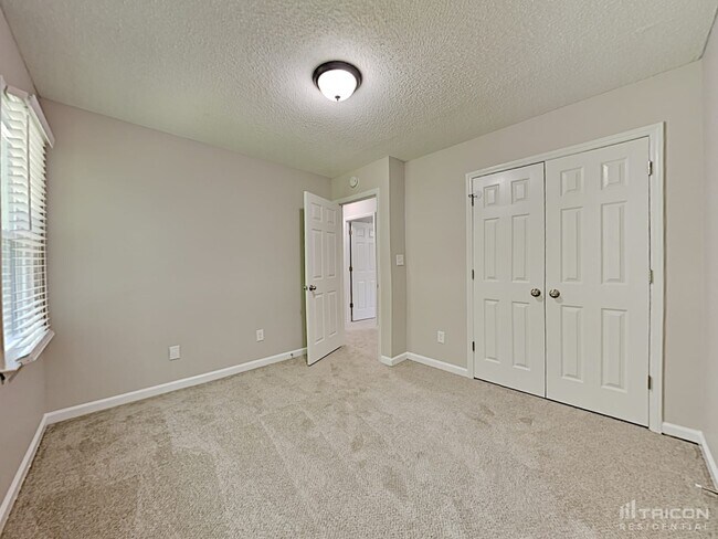 Building Photo - 5005 Baffin Ct
