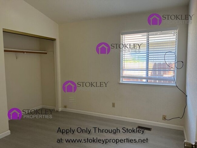 Building Photo - 1145 Summer Way