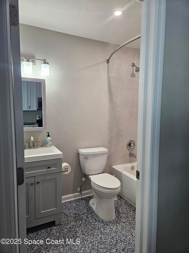 Building Photo - 390 W Cocoa Beach Causeway