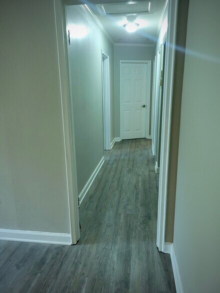 Building Photo - 4108 Ridgedale Rd