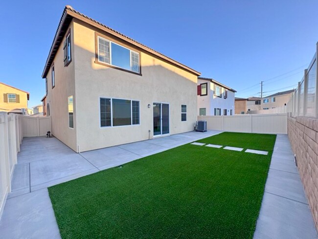 Building Photo - BRAND NEW 3 bedroom Willow Springs home av...