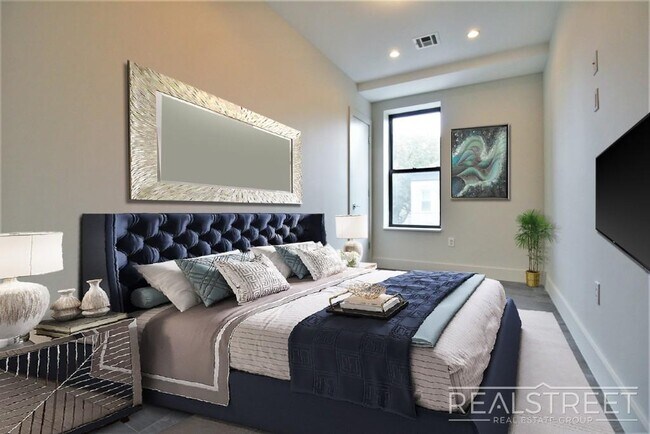 Building Photo - Modern 3 BED in Prime Crown Heights