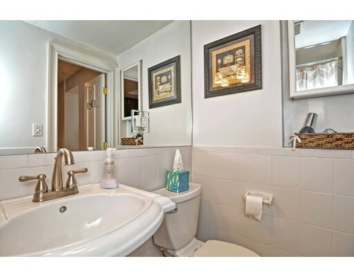 Building Photo - 43 Charles St