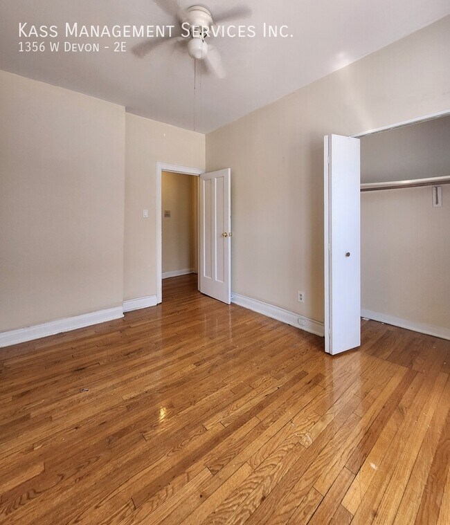 Building Photo - 1356 W Devon-2E