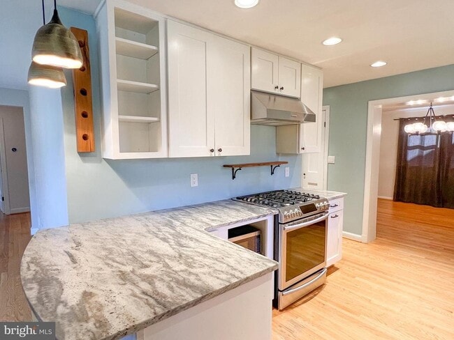 Building Photo - 4426 Strathmore Ave