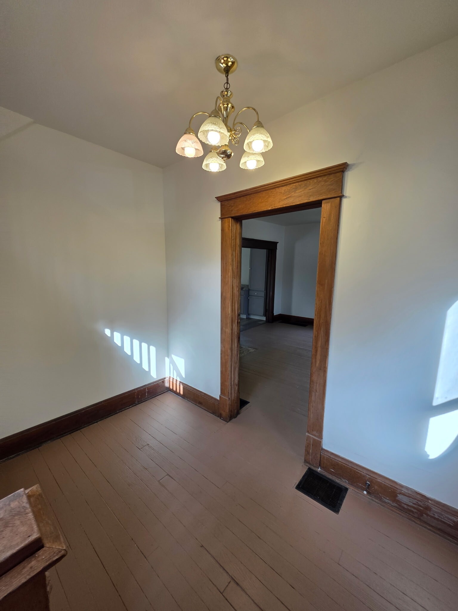 Building Photo - 409 S 3rd St