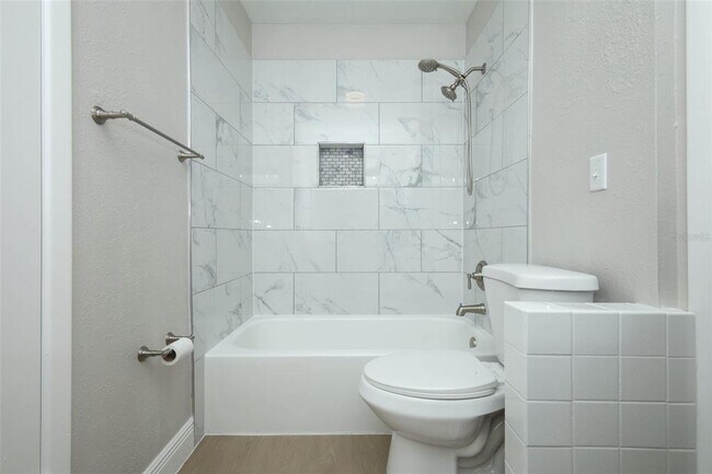 Building Photo - 4029 Henley Rd