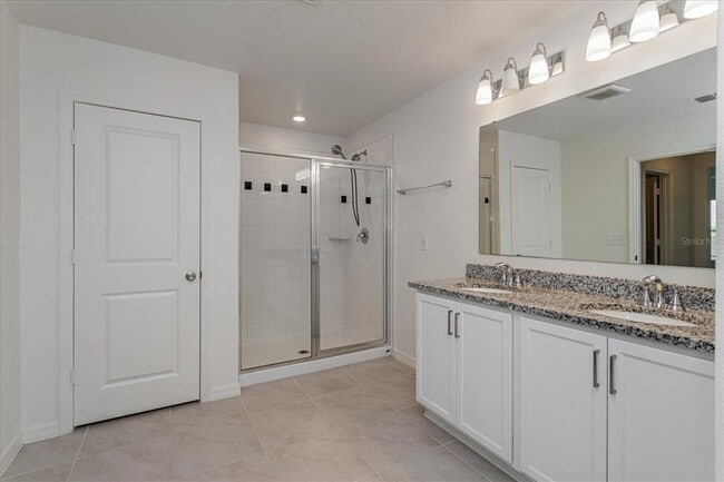 Building Photo - 1434 Geranium Dr