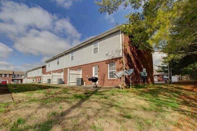 Building Photo - 299-E3 Raleigh Drive