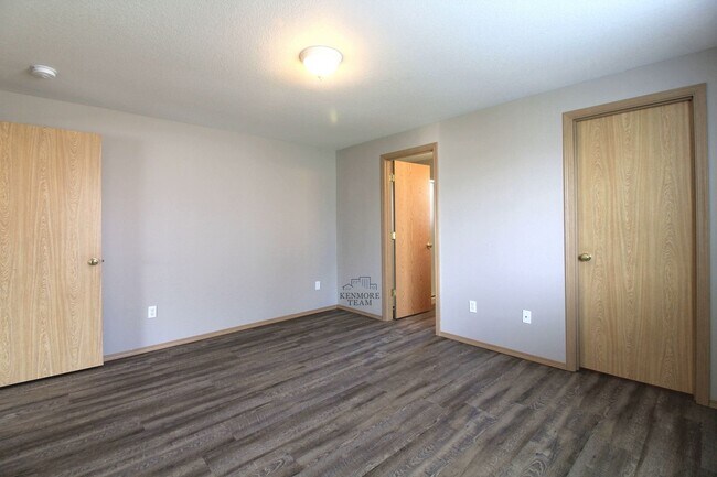 Building Photo - 3 Bedrooms, 2 Bath Home in West Pasco