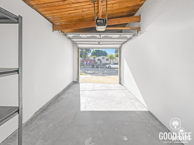 Building Photo - Fond Du Lac Ave