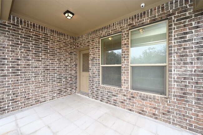 Building Photo - 23919 Villa Lisa Dr