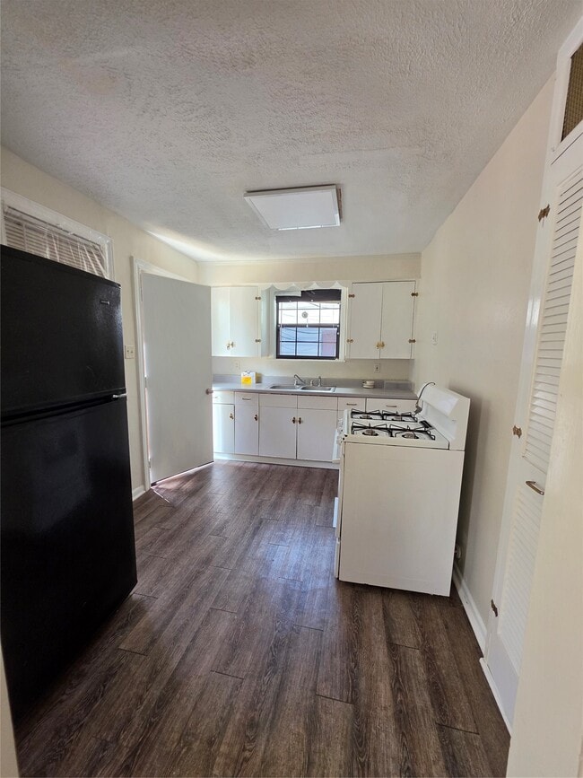 Building Photo - 3819 S Shepherd Dr