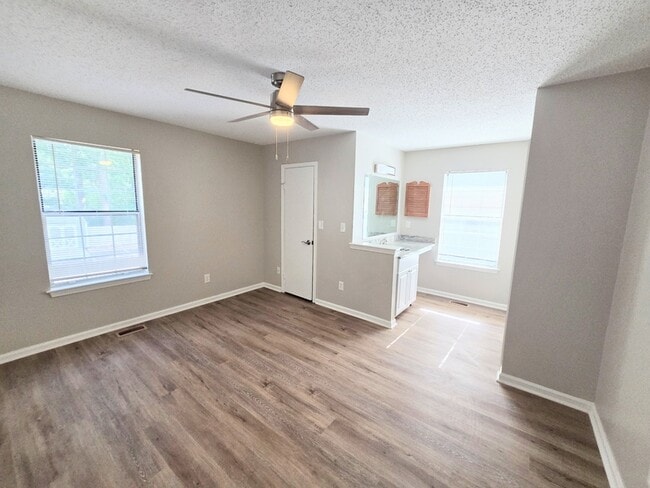 Building Photo - 329 Ferdinand Cir
