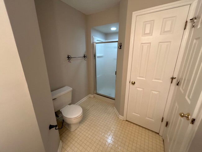 Building Photo - *Move In Special* 2 Bed | 2.5 Bath Townhom...