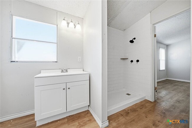 Building Photo - 3034 Barr Ln