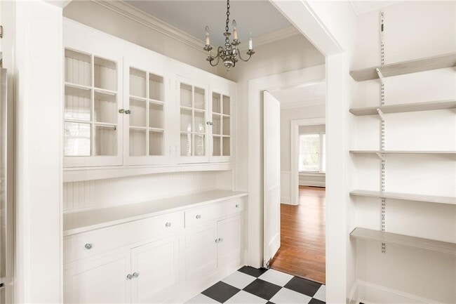 Building Photo - 5450 E Mountain St