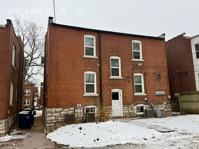 Building Photo - 1031 Art Hill Pl