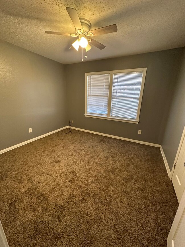 Building Photo - Beautiful 3 bedroom Bossier House