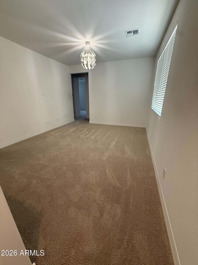 Building Photo - 5731 S Labelle