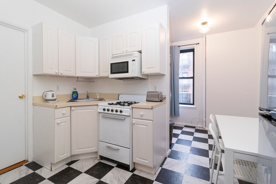 Building Photo - 340e E 93rd St