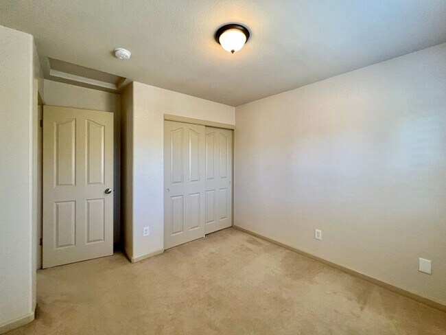 Building Photo - Spacious Four Bedroom Napa Home