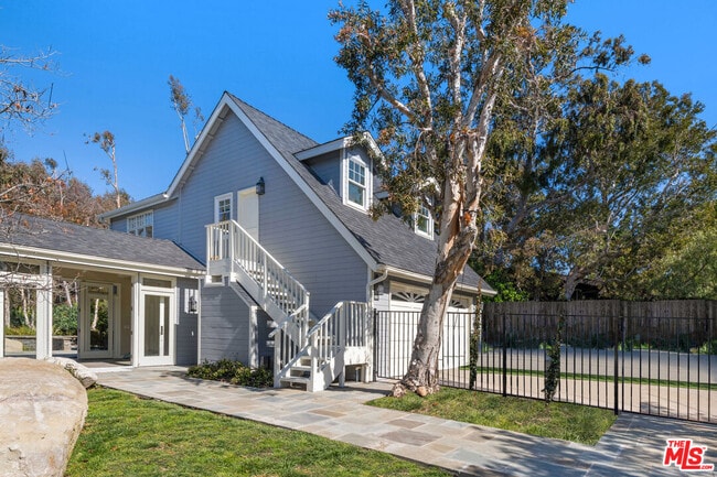 Building Photo - 6743 Fernhill Dr