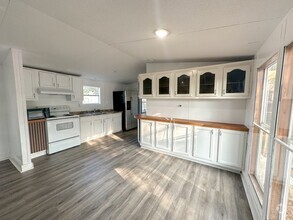 Building Photo - 117 Beach Dr