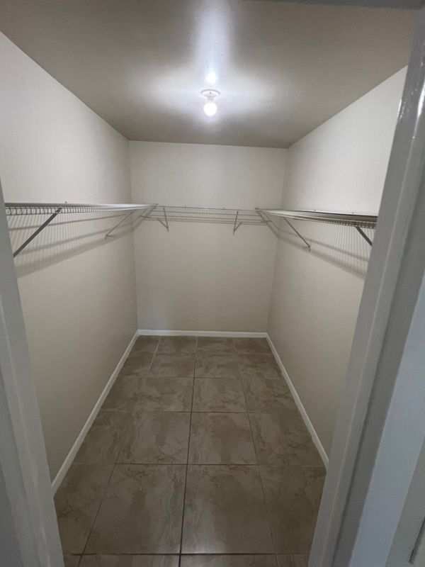 Building Photo - 3111 Oakland Shores Dr