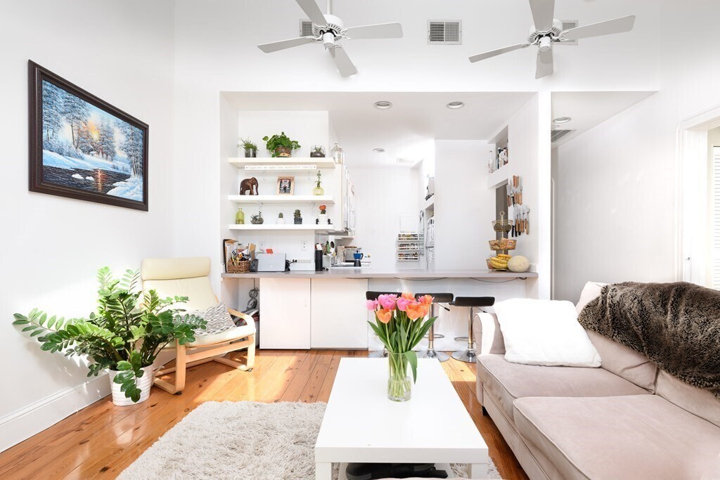 Building Photo - 256 Marlborough St