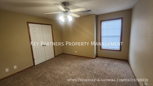 Building Photo - 1640 SW Highland Dr