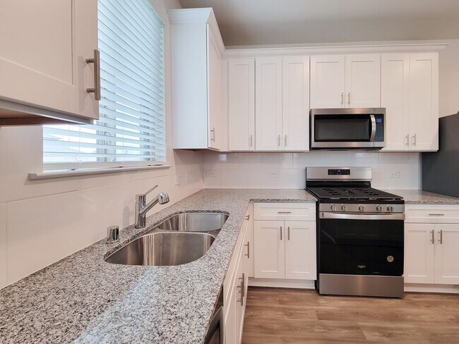 Building Photo - Beautiful brand-new construction with exceptional lake view in a new master planned community in ...