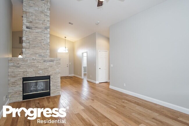 Building Photo - 537 Bay Bridge Dr