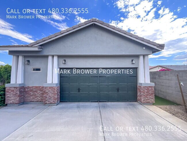 Building Photo - 11423 W La Reata Ave