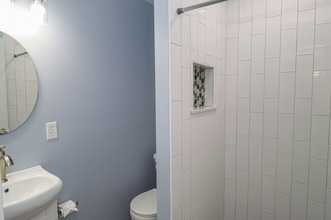 Building Photo - 3 Bedroom Oasis in Severna Park