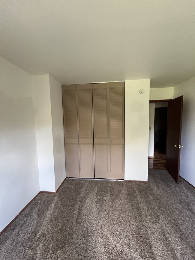 Building Photo - 7641 N 60th St