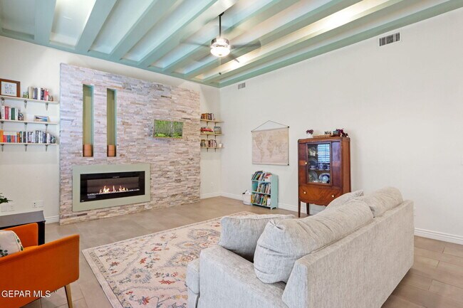 Building Photo - 12364 Desert Dove Ave