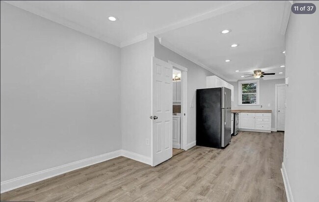 Building Photo - 1520 Holbrook St