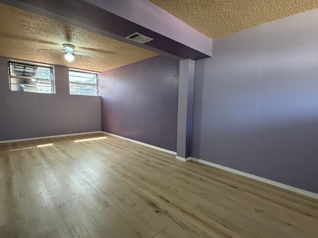 Building Photo - 5305 NW Ash Ave