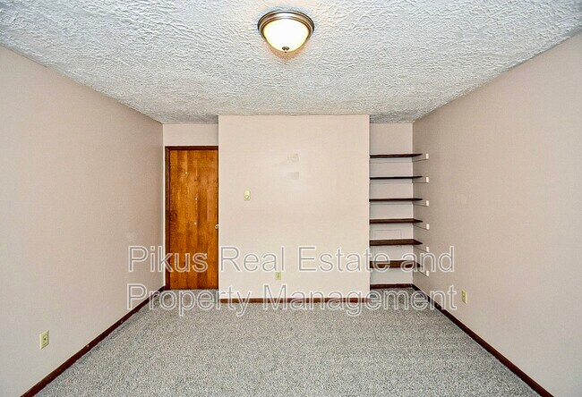 Building Photo - 2357 Ansley St
