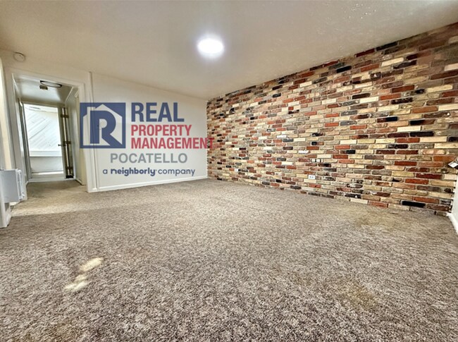 Building Photo - 625 El Rancho Blvd